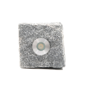 Chaussesten med Juulius 3 Lysebl Inkl. T-stykke, 9x9x8 cm.