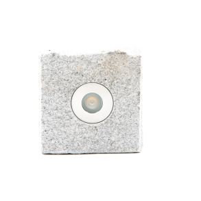 Chaussesten med Juulius 3 Lysegr Inkl. T-stykke, 9x9x8 cm.