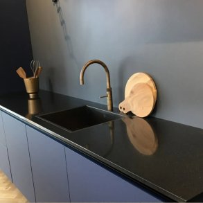 Vinduesplader Komposit Basic+ New Black Poleret 20 mm.