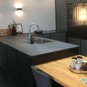 Vinduesplader Keramik Basic+ Pietra Di Savoia Antracit Mat 20 mm.